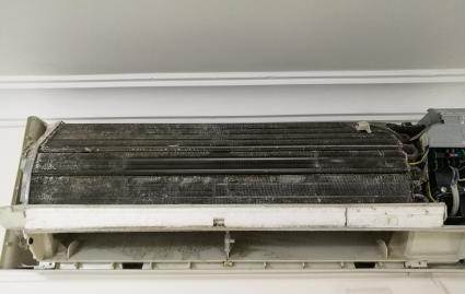 空調(diào)發(fā)霉 空調(diào)發(fā)霉